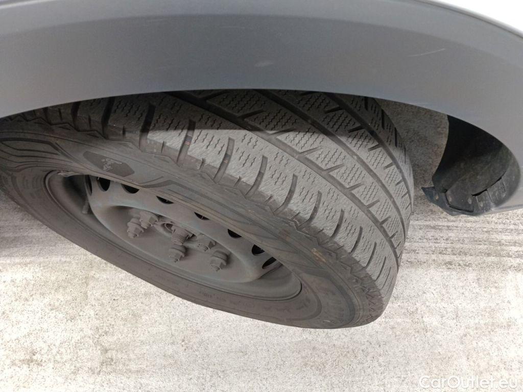 Ford  Transit Ford  350M 2.0TD 130pk 96kW M6 Trend 4d #17