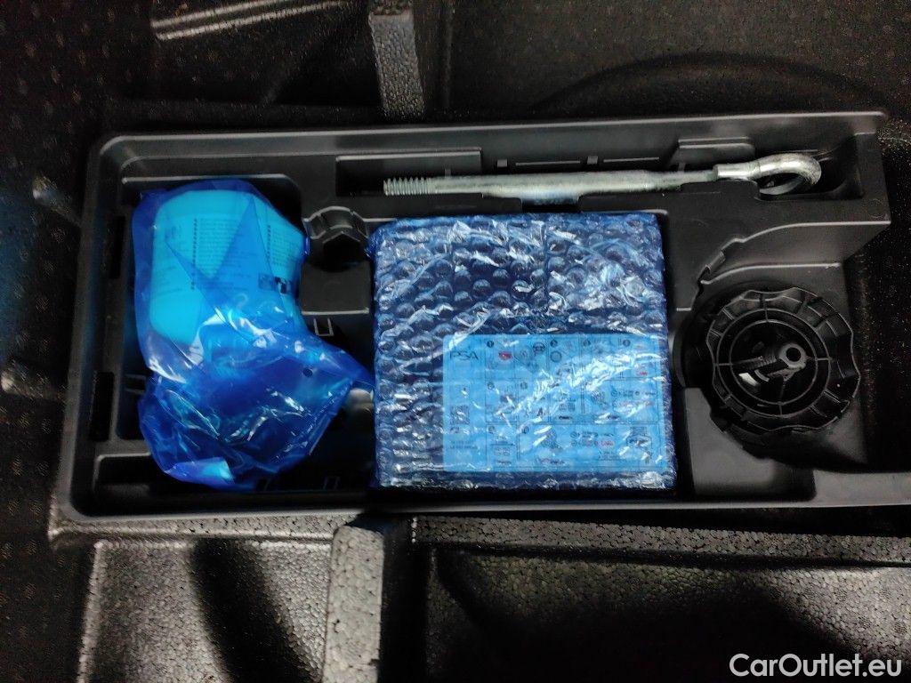 Peugeot  308 Peugeot  SW 1.2 PureTech 110 S&S Active Pack 5d #16