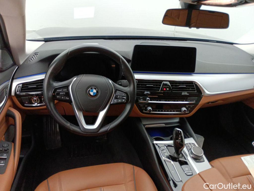 Bmw  Serie 5 BMW 5 Reeks Berline 518d 100kW Aut. 4d #9