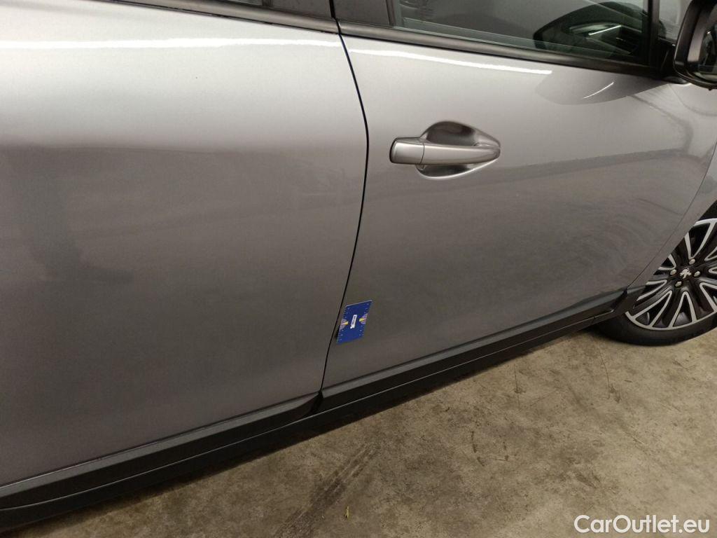 Peugeot  2008 Peugeot  1.2 Puretech 61kW S&S Active 5d #43