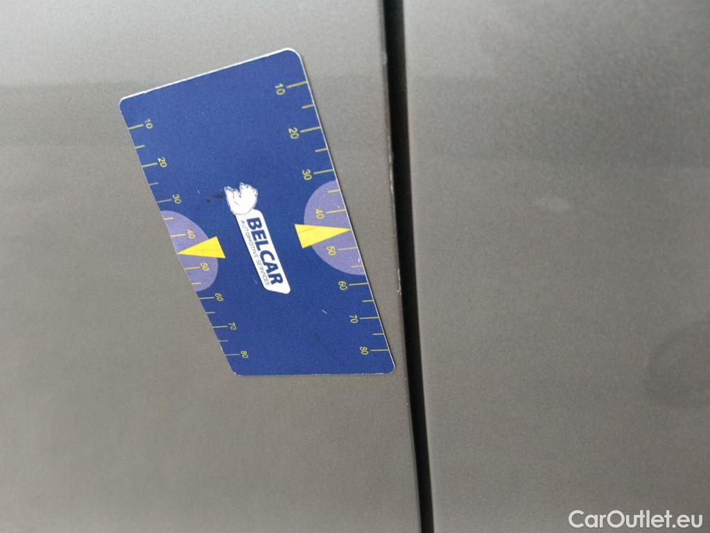 Peugeot  2008 Peugeot  1.2 Puretech 61kW S&S Active 5d #37