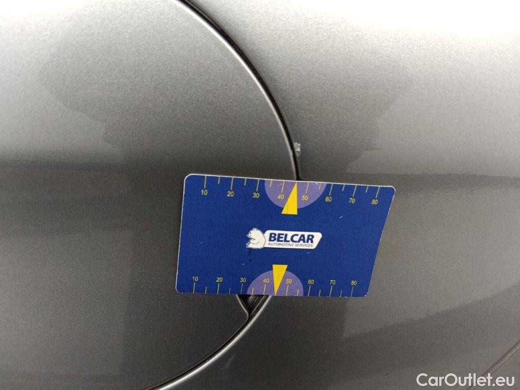 Peugeot  2008 Peugeot  1.2 Puretech 61kW S&S Active 5d #40