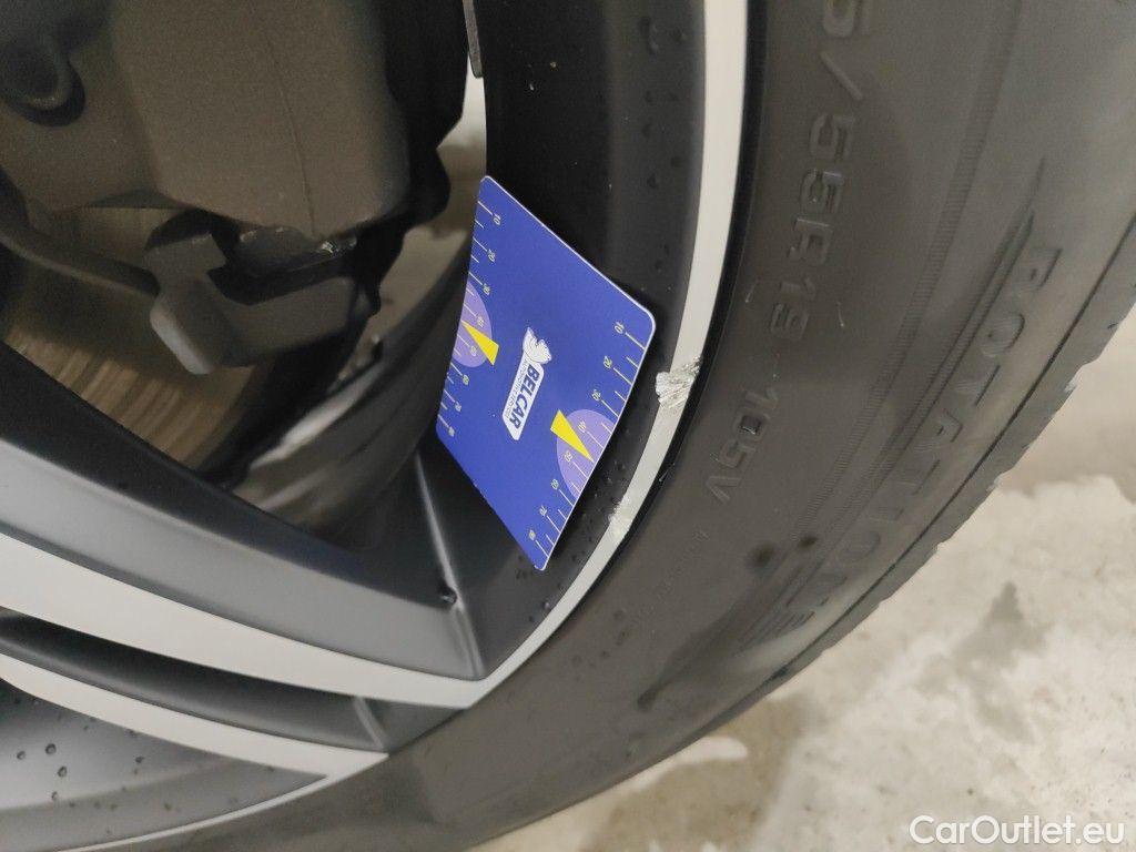 Volvo  XC60 VOLVO  DIESEL MILD HYBRID - 2.0 B4 197 AWD R-Design Geartronic 5d #26