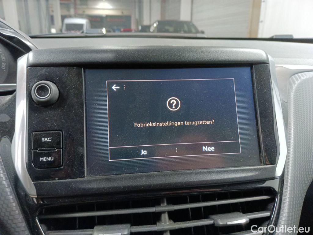 Peugeot  2008 Peugeot  1.2 Puretech 61kW S&S Active 5d #14