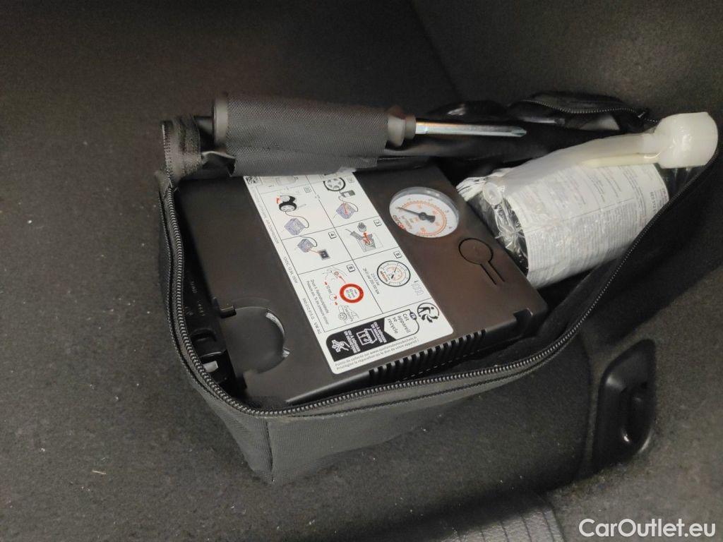 Audi  Q2 AUDI  - 2021 35 TFSI S tronic (MY23) 5d #14