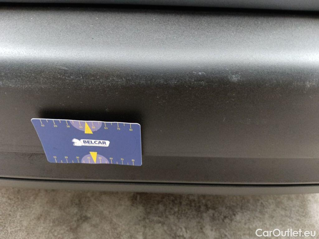 Peugeot  2008 Peugeot  1.2 Puretech 61kW S&S Active 5d #32