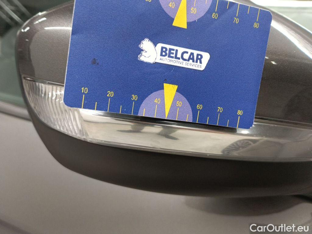 Peugeot  2008 Peugeot  1.2 Puretech 61kW S&S Active 5d #35