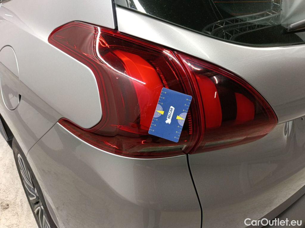 Peugeot  2008 Peugeot  1.2 Puretech 61kW S&S Active 5d #28