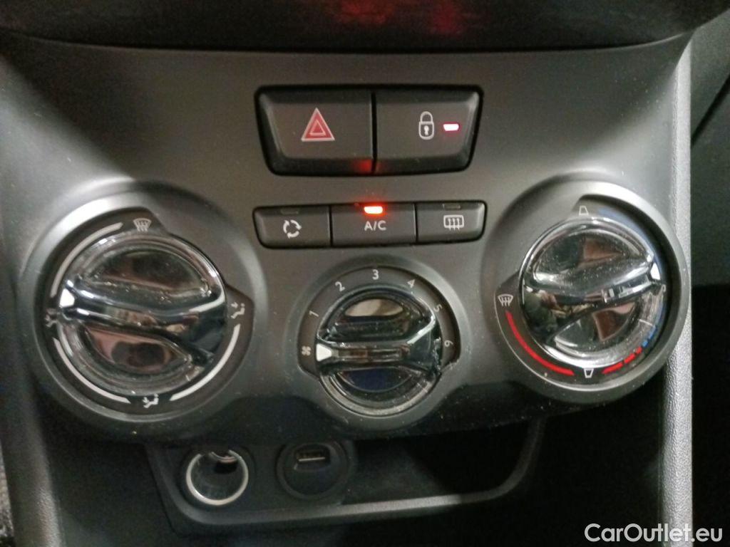 Peugeot  2008 Peugeot  1.2 Puretech 61kW S&S Active 5d #29