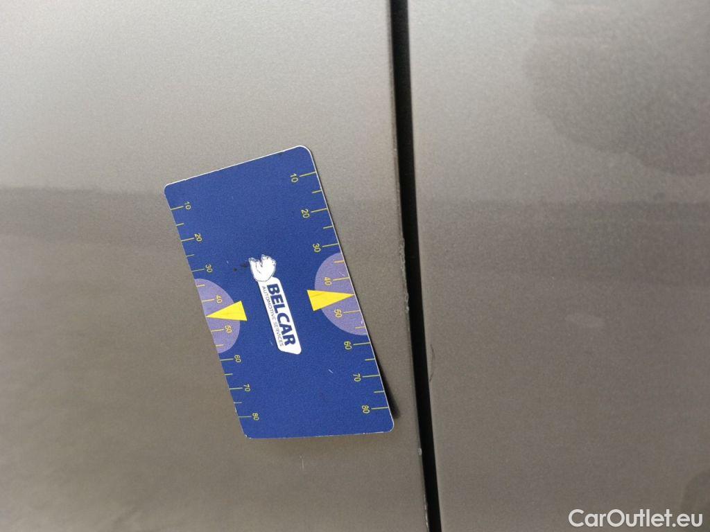 Peugeot  2008 Peugeot  1.2 Puretech 61kW S&S Active 5d #36