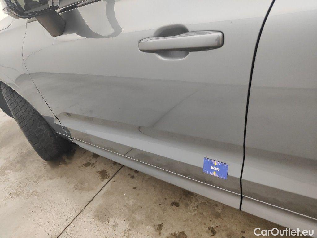 Volvo  XC60 VOLVO  DIESEL MILD HYBRID - 2.0 B4 197 AWD R-Design Geartronic 5d #38