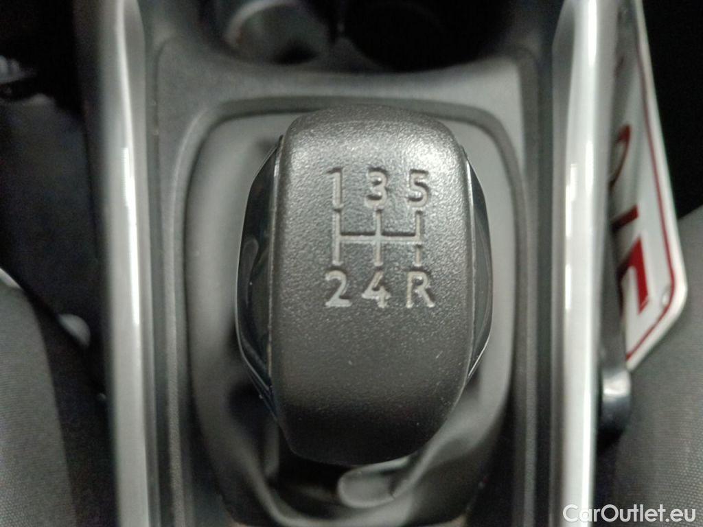 Peugeot  2008 Peugeot  1.2 Puretech 61kW S&S Active 5d #30