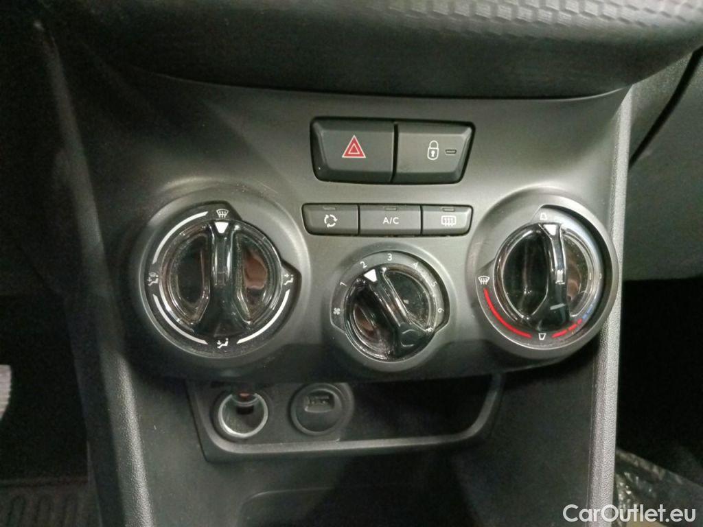 Peugeot  2008 Peugeot  1.2 Puretech 61kW S&S Active 5d #27