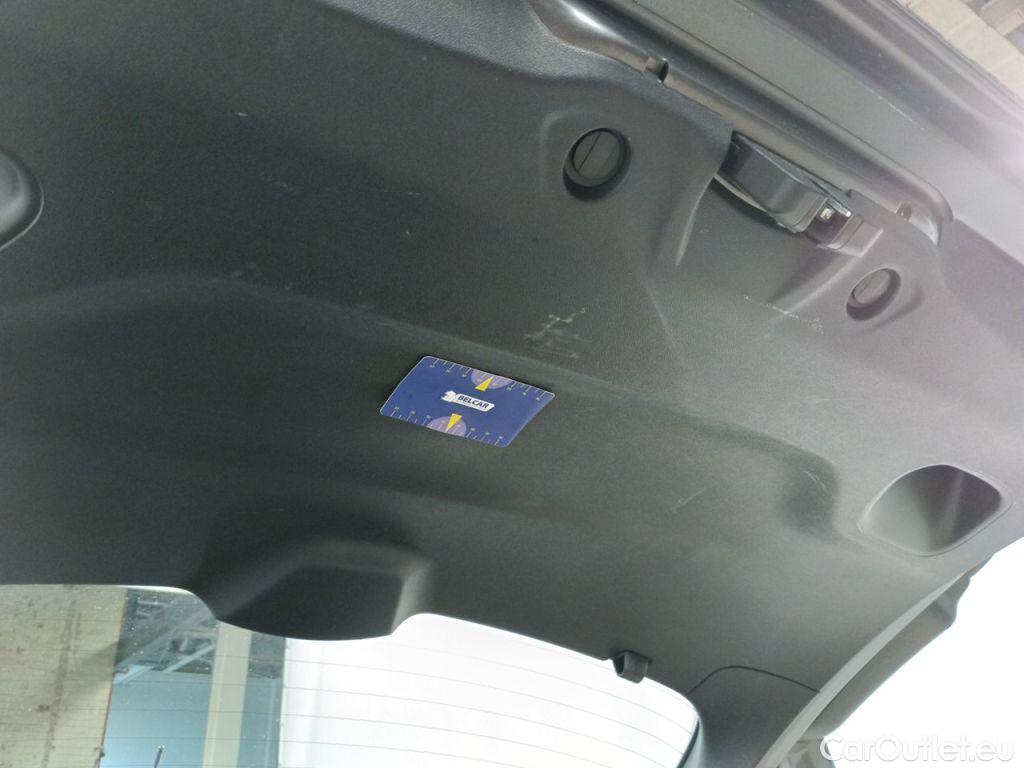 Peugeot  2008 Peugeot  1.2 Puretech 61kW S&S Active 5d #27