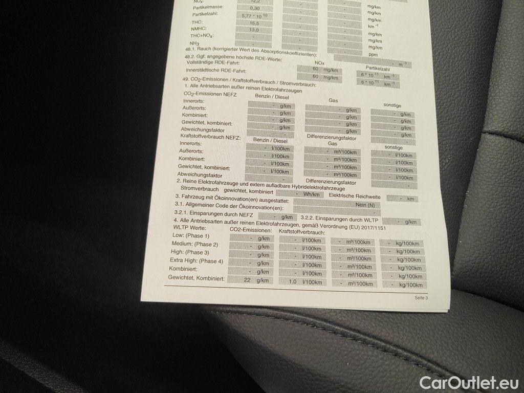 Mercedes  A-Klasse Mercedes-Benz  A 250 e Luxury Line 5d #12