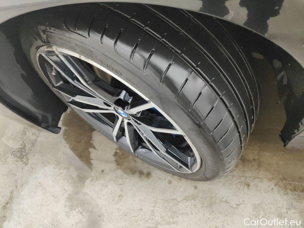 Bmw  Serie 3 BMW 3 - 2019 330eA 184 PHEV 4d #13
