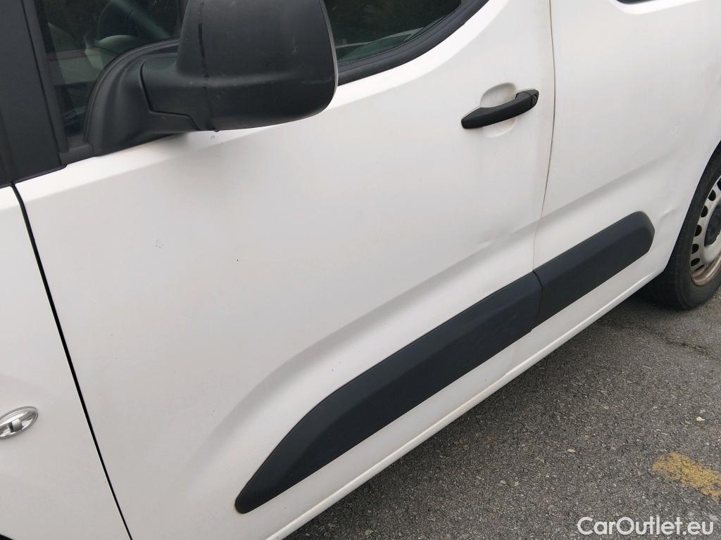  Citroen  Berlingo CITROEN  / 2018 / 4P / combi Talla M BlueHDi 100 S&S LIVE (AC) #9