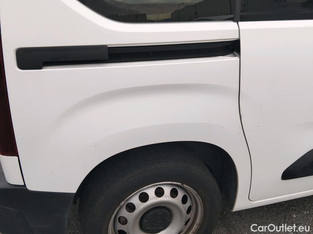  Citroen  Berlingo CITROEN  / 2018 / 4P / combi Talla M BlueHDi 100 S&S LIVE (AC) #50