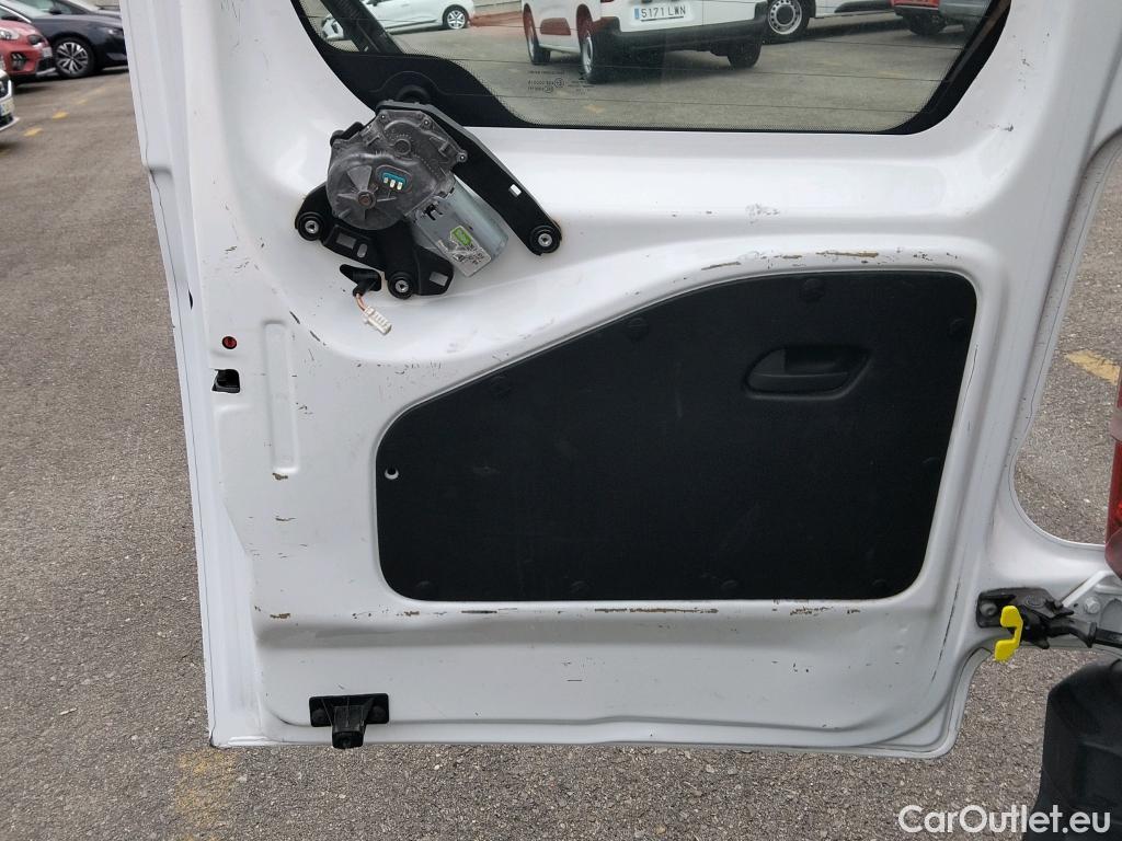  Citroen  Berlingo CITROEN  / 2018 / 4P / combi Talla M BlueHDi 100 S&S LIVE (AC) #4