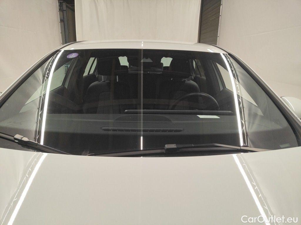 Mercedes  A-Klasse Mercedes-Benz  A 250 e Luxury Line 5d #17