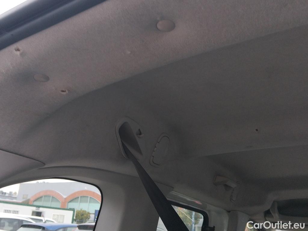  Citroen  Berlingo CITROEN  / 2018 / 4P / combi Talla M BlueHDi 100 S&S LIVE (AC) #13