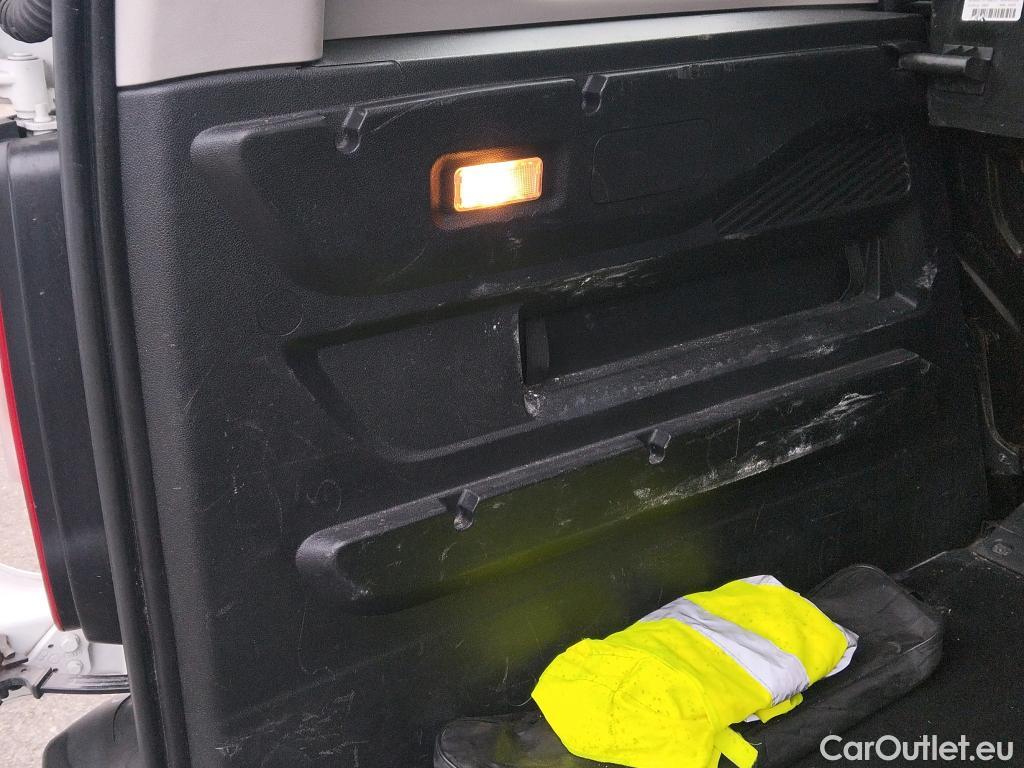  Citroen  Berlingo CITROEN  / 2018 / 4P / combi Talla M BlueHDi 100 S&S LIVE (AC) #43