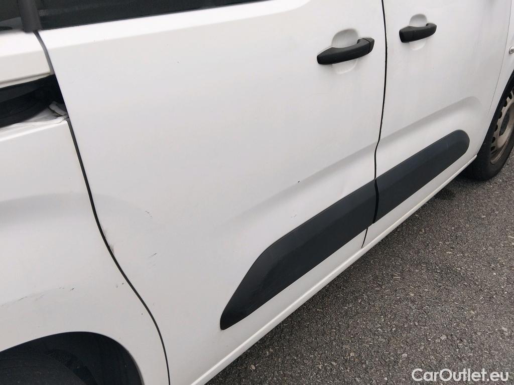  Citroen  Berlingo CITROEN  / 2018 / 4P / combi Talla M BlueHDi 100 S&S LIVE (AC) #11