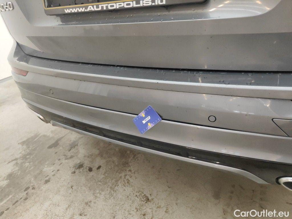 Volvo  XC60 VOLVO  DIESEL MILD HYBRID - 2.0 B4 197 AWD R-Design Geartronic 5d #44