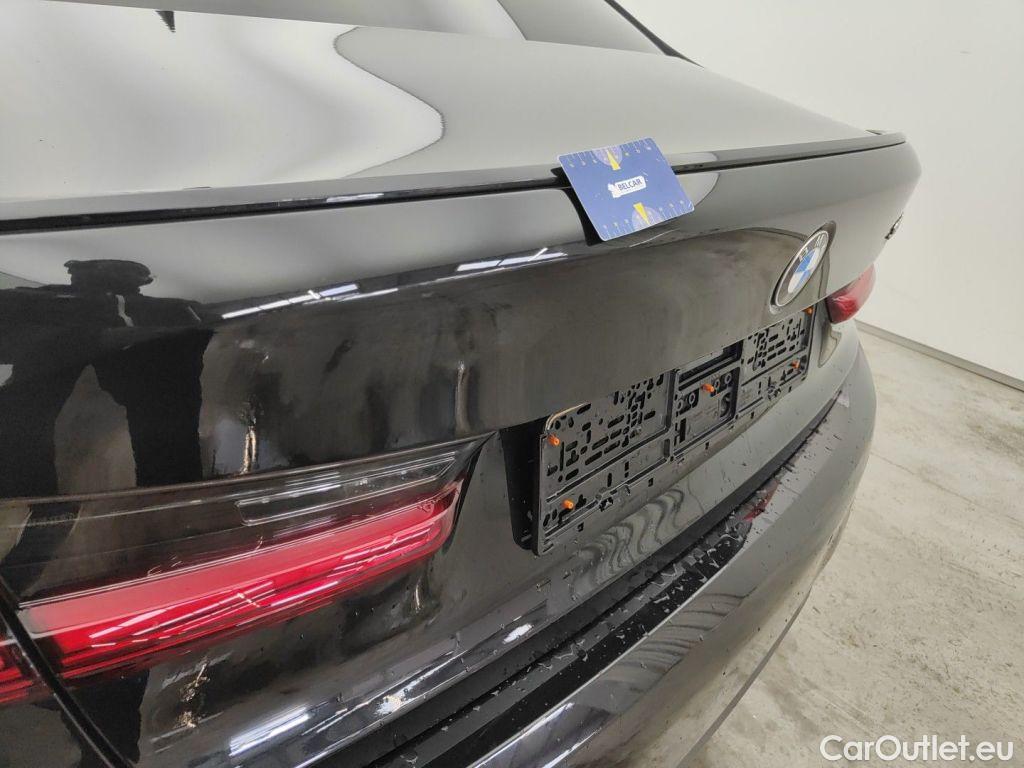 Bmw  Serie 3 BMW 3 - 2019 330eA 184 PHEV 4d #24