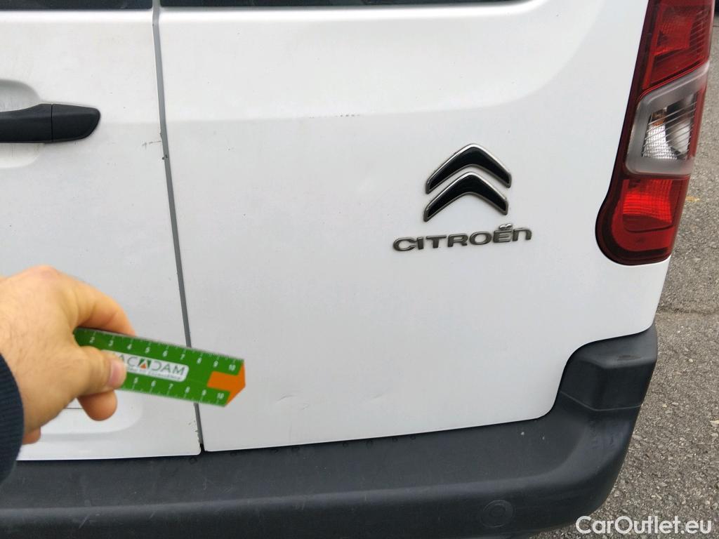  Citroen  Berlingo CITROEN  / 2018 / 4P / combi Talla M BlueHDi 100 S&S LIVE (AC) #8