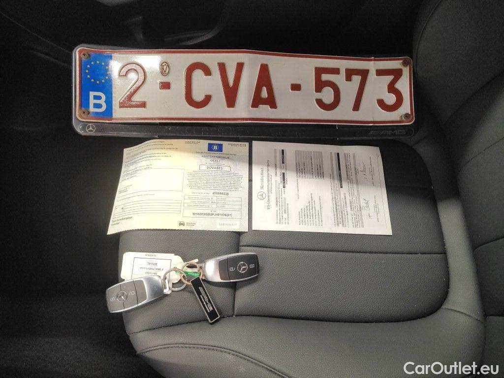 Mercedes  A-Klasse Mercedes-Benz  A 250 e Luxury Line 5d #4