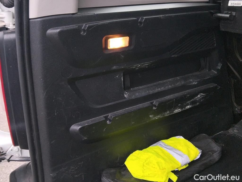  Citroen  Berlingo CITROEN  / 2018 / 4P / combi Talla M BlueHDi 100 S&S LIVE (AC) #42