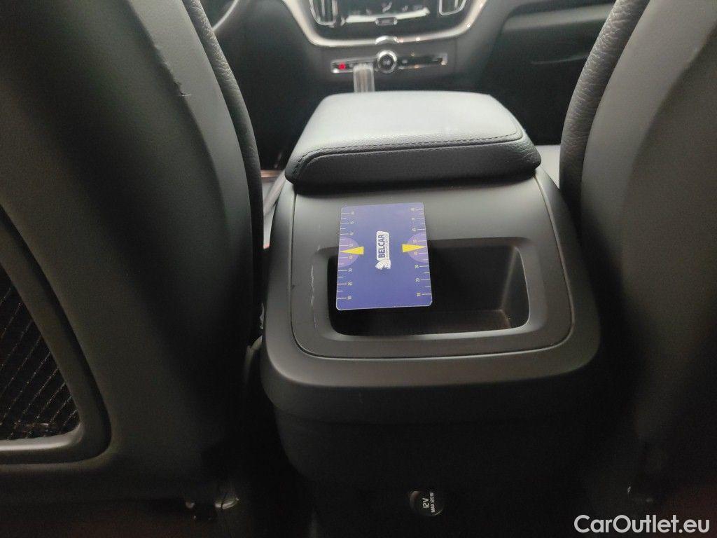 Volvo  XC60 VOLVO  DIESEL MILD HYBRID - 2.0 B4 197 AWD R-Design Geartronic 5d #70