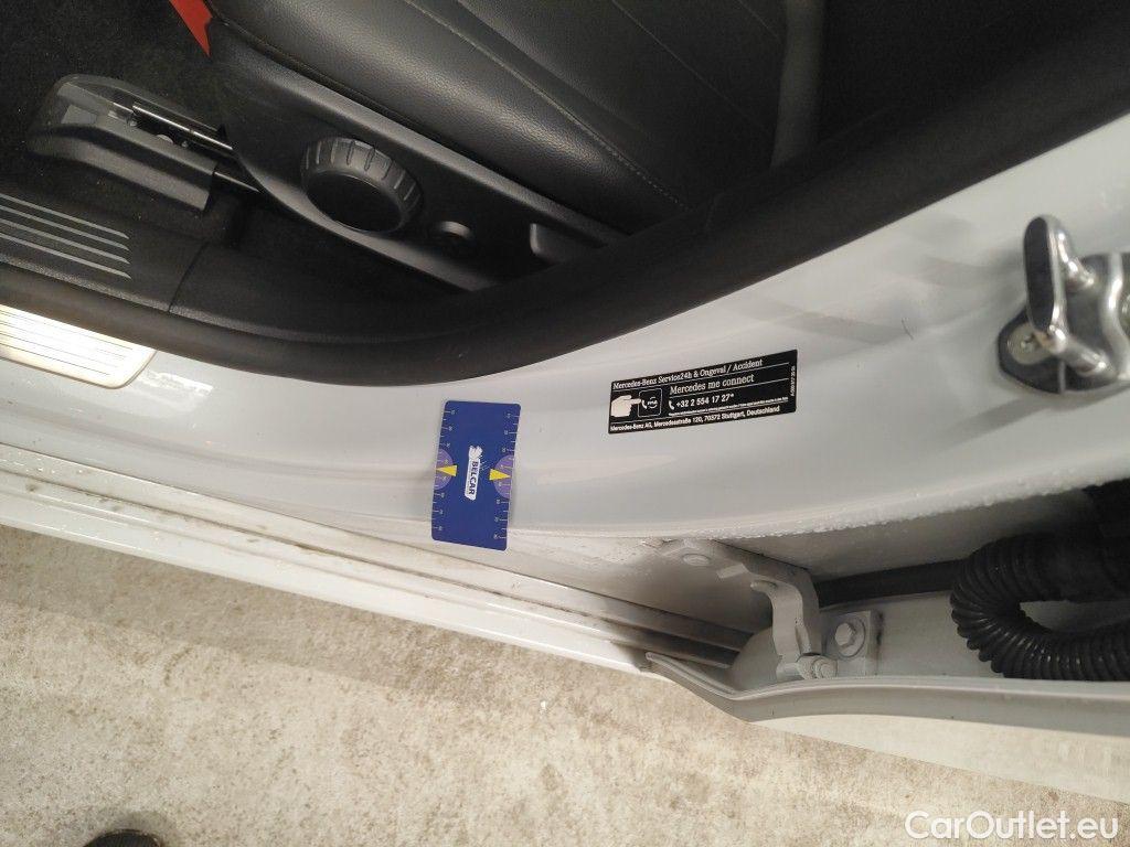 Mercedes  A-Klasse Mercedes-Benz  A 250 e Luxury Line 5d #34