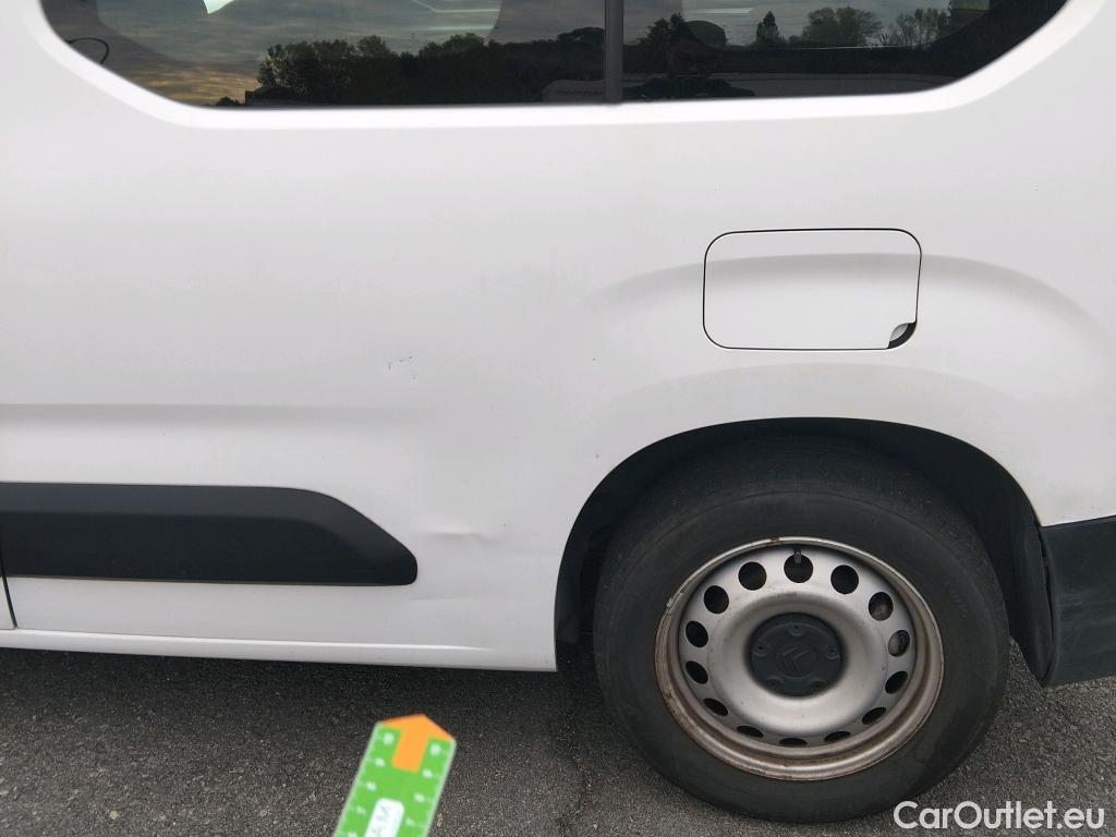  Citroen  Berlingo CITROEN  / 2018 / 4P / combi Talla M BlueHDi 100 S&S LIVE (AC) #16