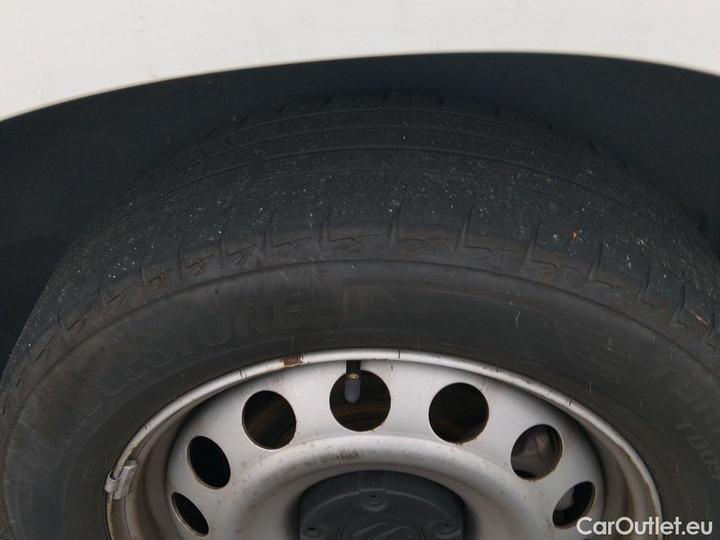  Citroen  Berlingo CITROEN  / 2018 / 4P / combi Talla M BlueHDi 100 S&S LIVE (AC) #30