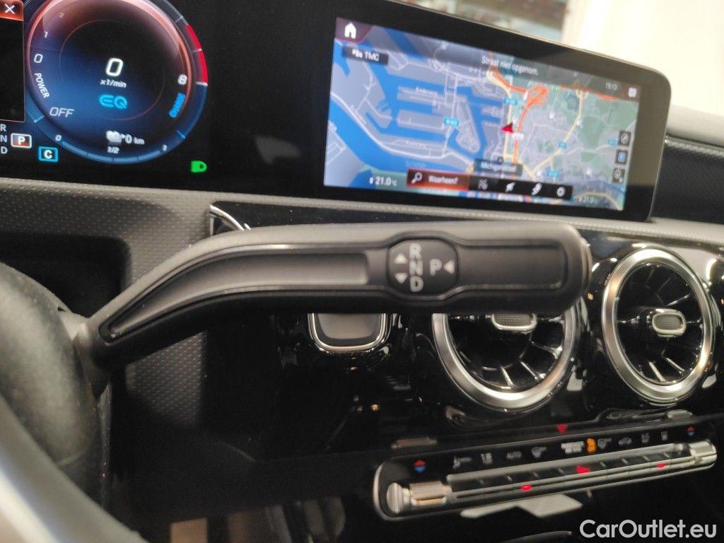 Mercedes  A-Klasse Mercedes-Benz  A 250 e Luxury Line 5d #24