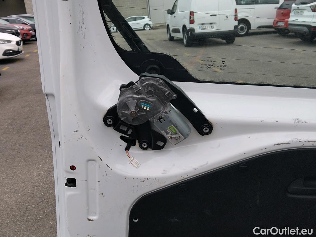  Citroen  Berlingo CITROEN  / 2018 / 4P / combi Talla M BlueHDi 100 S&S LIVE (AC) #48