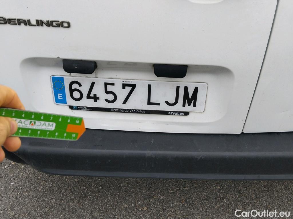  Citroen  Berlingo CITROEN  / 2018 / 4P / combi Talla M BlueHDi 100 S&S LIVE (AC) #2