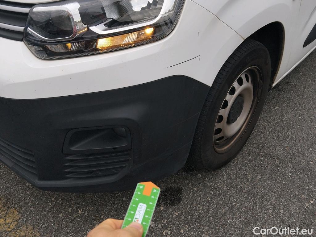  Citroen  Berlingo CITROEN  / 2018 / 4P / combi Talla M BlueHDi 100 S&S LIVE (AC) #23