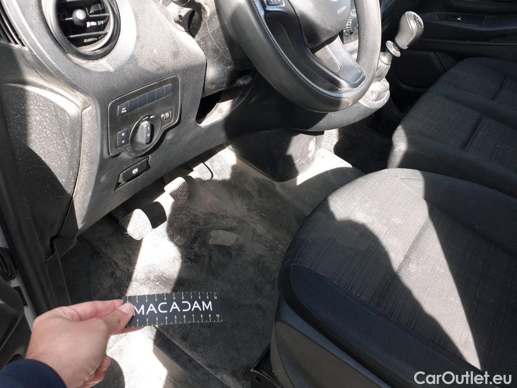  Mercedes  Vito MERCEDES-BENZ  / 2014 / 4P / furgón 111 CDI Larga #41