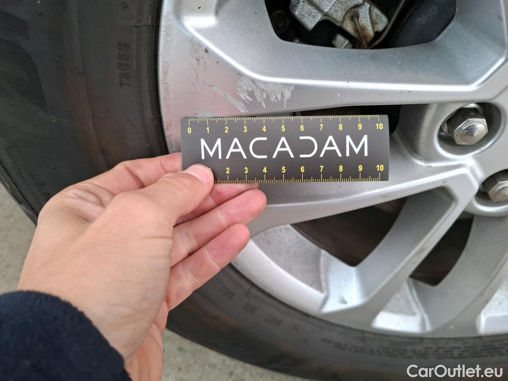 Ford  Kuga FORD  / 2019 / 5P / SUV 2.5 190 hybrid Flexifuel Pshift Titanium #32