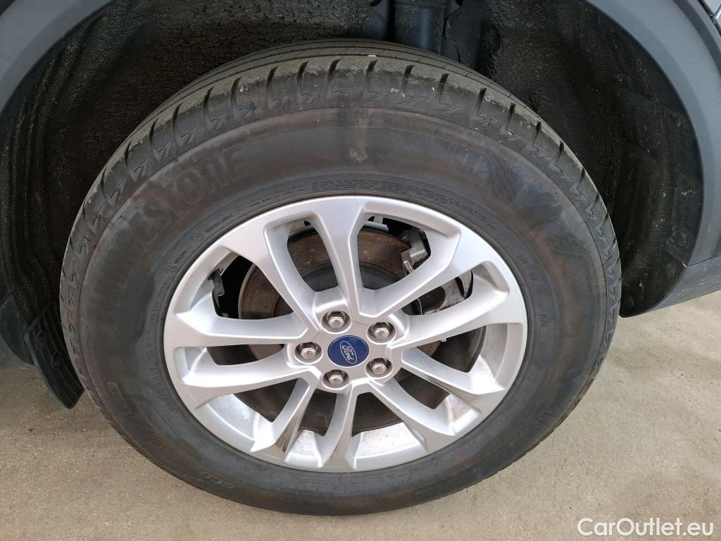 Ford  Kuga FORD  / 2019 / 5P / SUV 2.5 190 hybrid Flexifuel Pshift Titanium #26