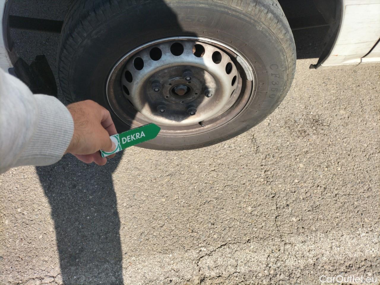 Ford  Transit  Custom Furgón 280 L1 Trend TDCi 105CV MT6 E6dT #69