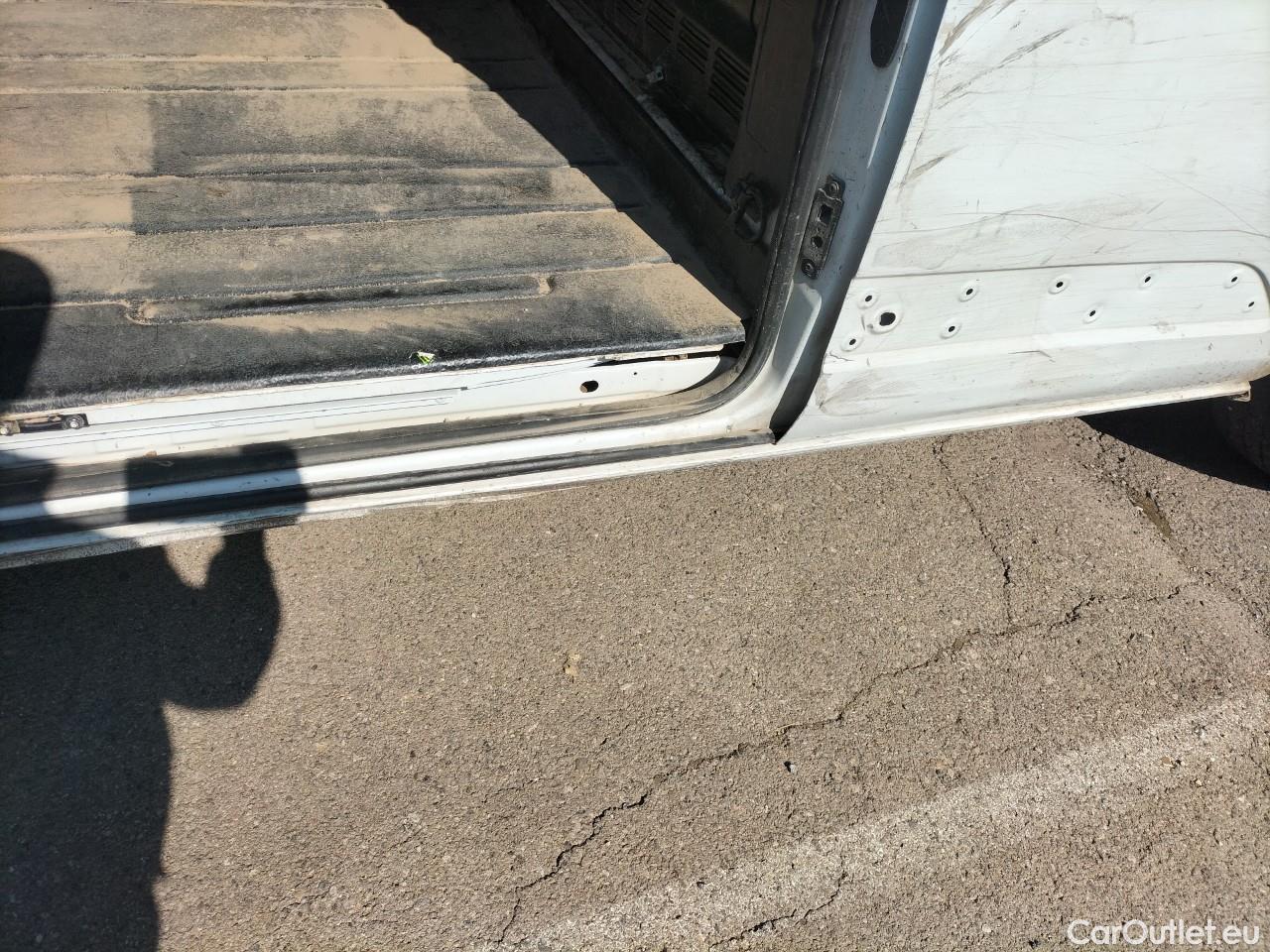 Ford  Transit  Custom Furgón 280 L1 Trend TDCi 105CV MT6 E6dT #78