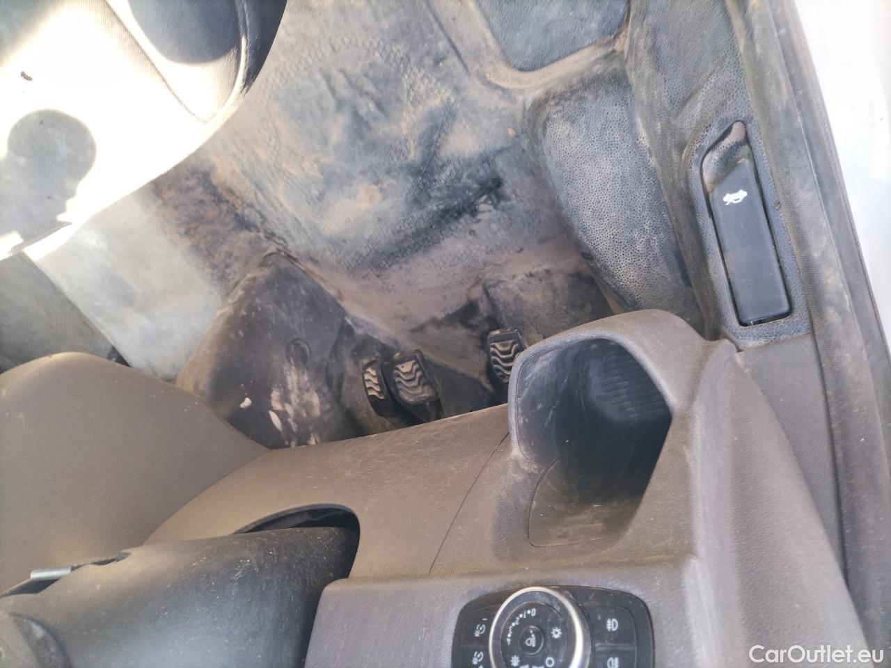 Ford  Transit  Custom Furgón 280 L1 Trend TDCi 105CV MT6 E6dT #37