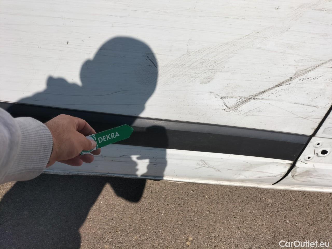 Ford  Transit  Custom Furgón 280 L1 Trend TDCi 105CV MT6 E6dT #74