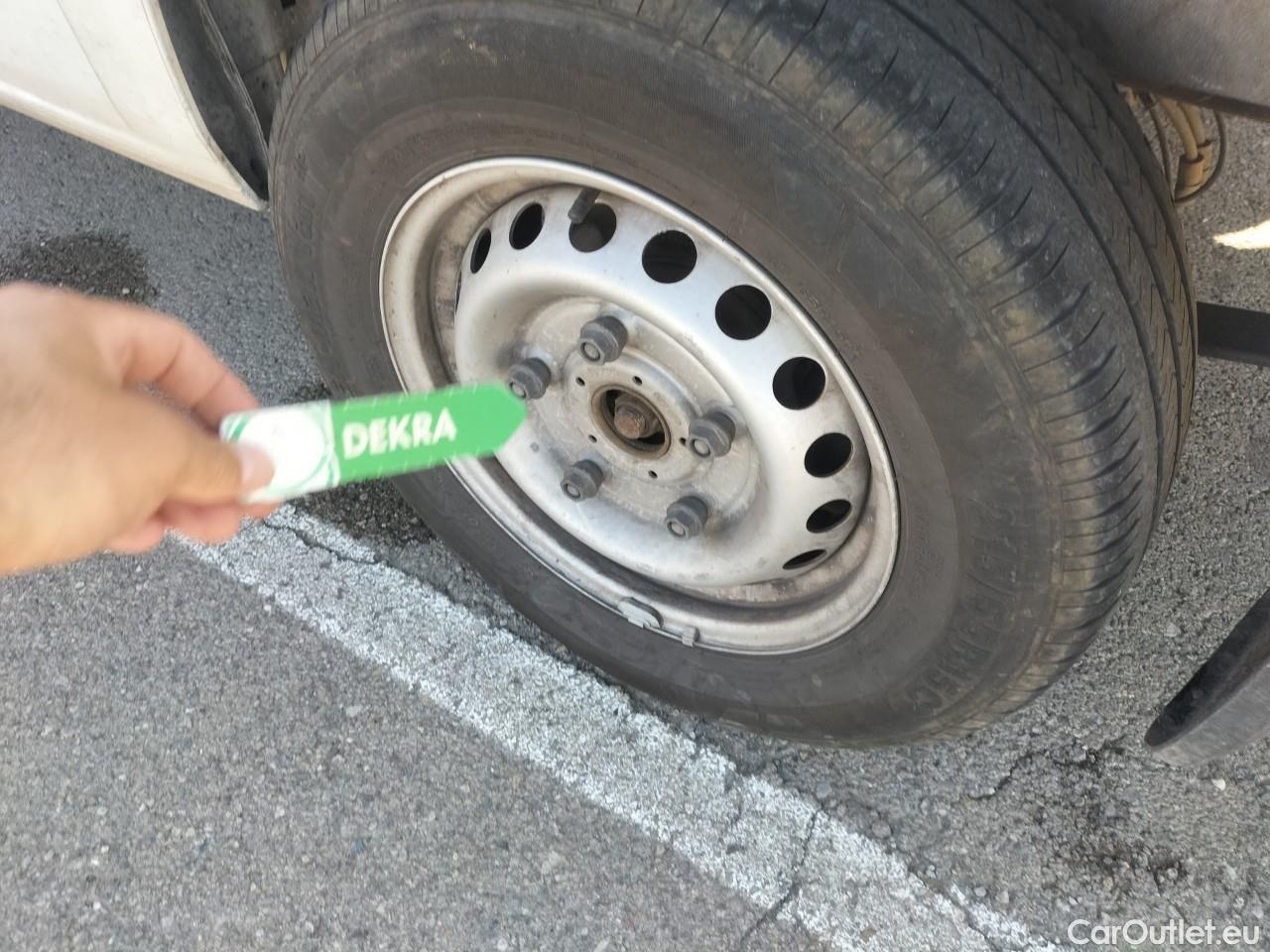 Ford  Transit  Custom Furgón 280 L1 Trend TDCi 105CV MT6 E6dT #45