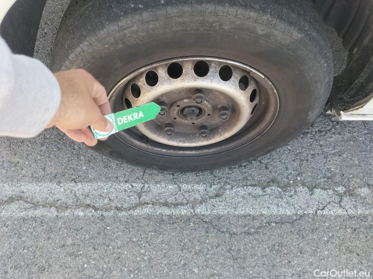 Ford  Transit  Custom Furgón 280 L1 Trend TDCi 105CV MT6 E6dT #21