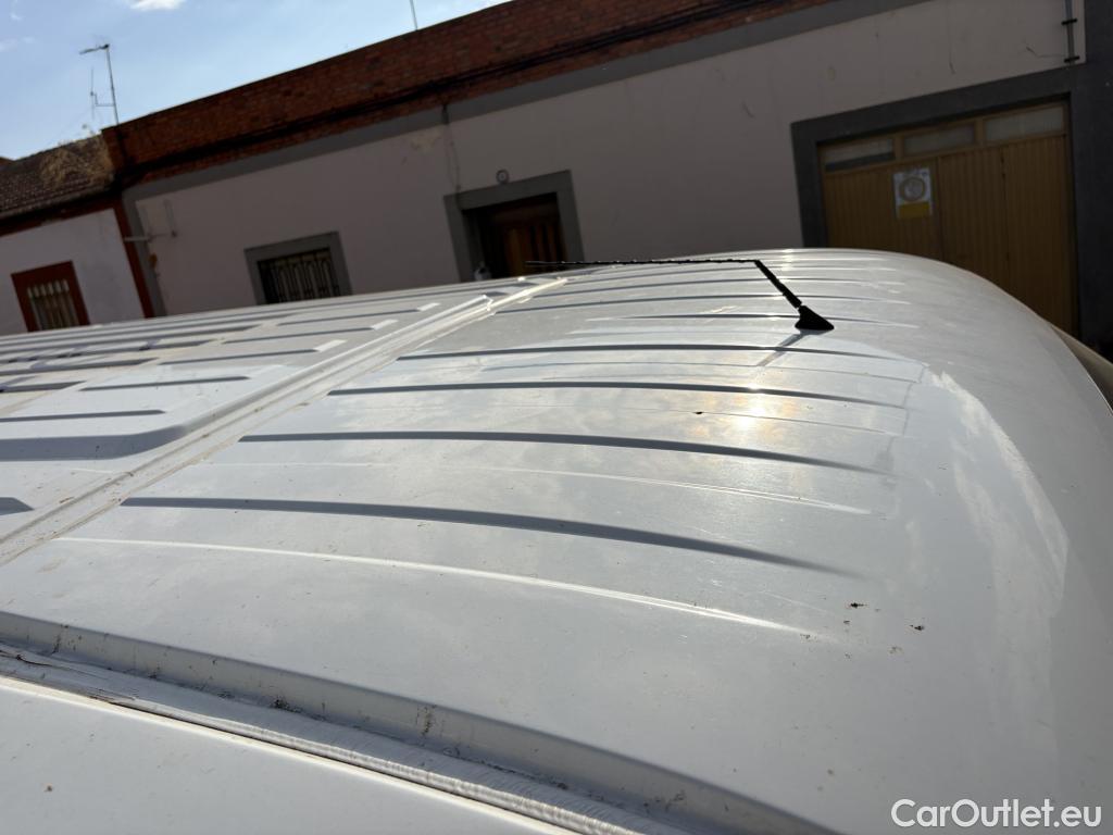 Citroen  Jumper CITROEN  / 2014 / 4P / furgón BlueHDi 103KW (140CV) Furgón 33L2H1  #52